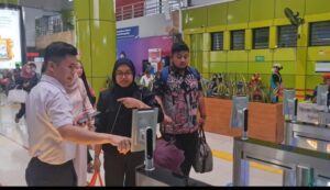 Karena Adanya Aksi Unjuk Rasa Partai Buruh, 12 KA Keberangkatan Stasiun Gambir Diberhentikan di Stasiun Jatinegara